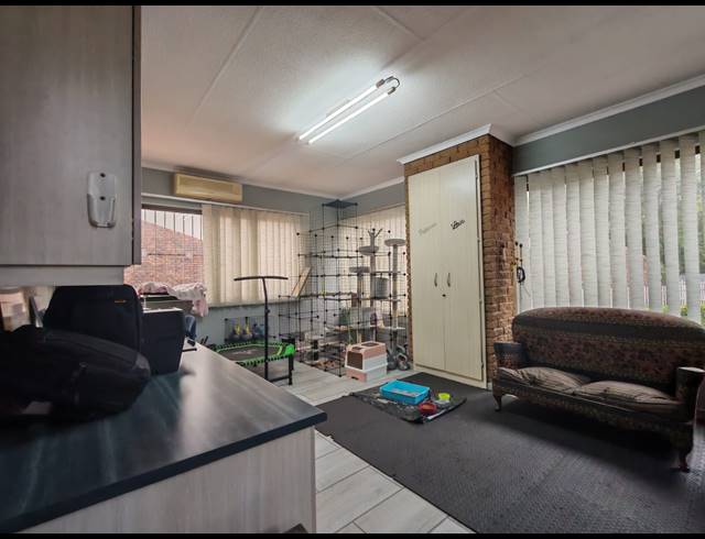 3 BEDROOM TOWNHOUSE FOR SALE IN THREE RIVERS
